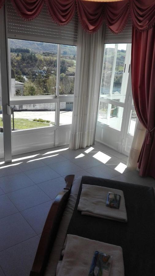 Apartamentos Loyo Portomarin Luaran gambar
